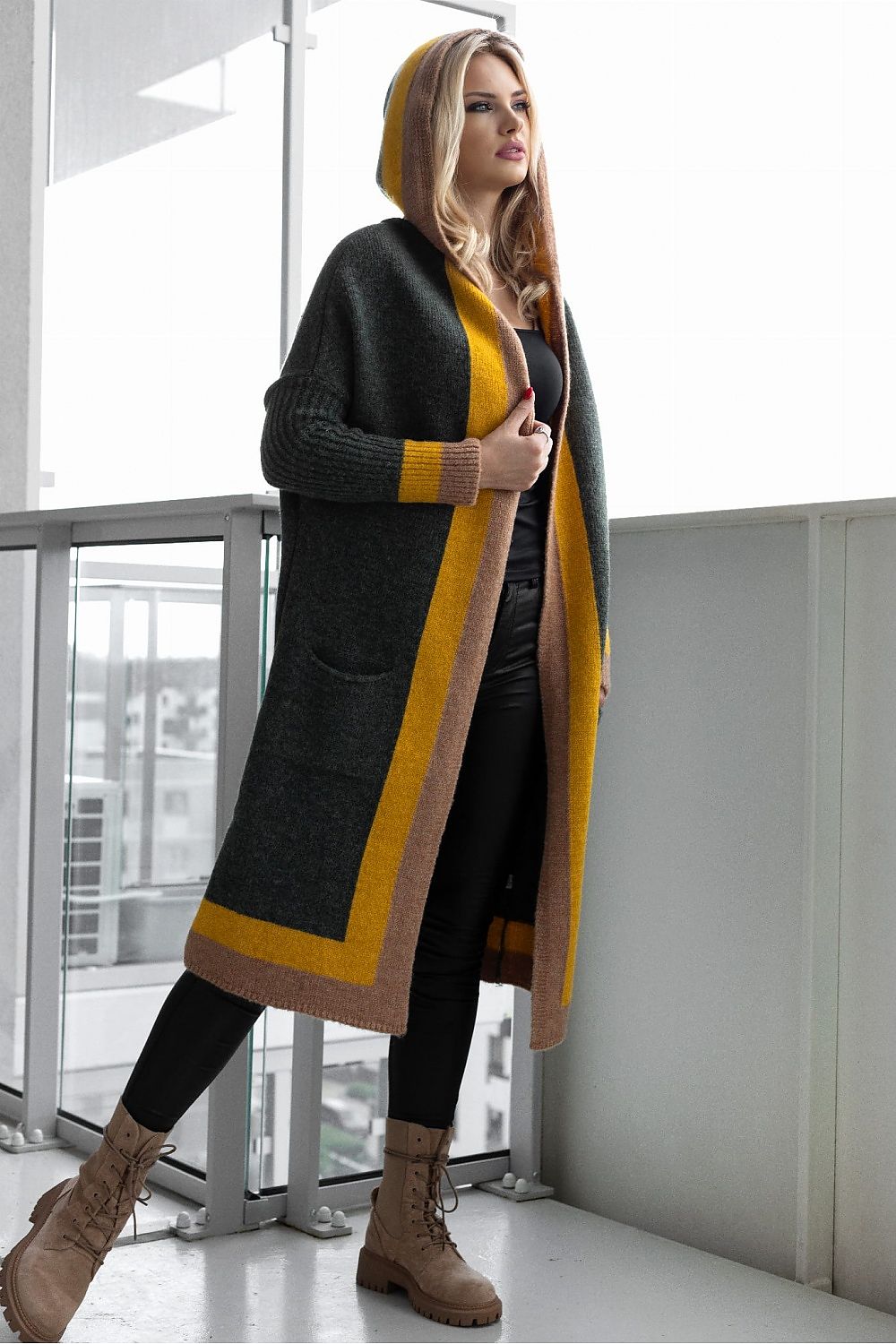 R&B | Langer Strickcardigan mit Kapuze Weich und Stilvoll Kontrastdetails
