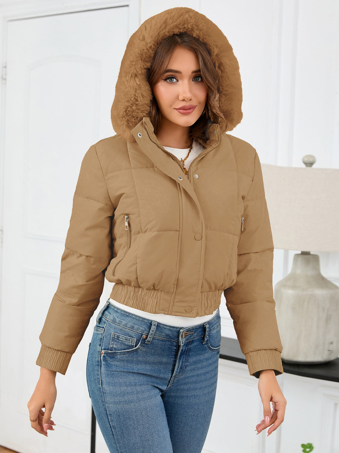 R&B | wattierte Winterjacke mit Fellkapuze und Taschen