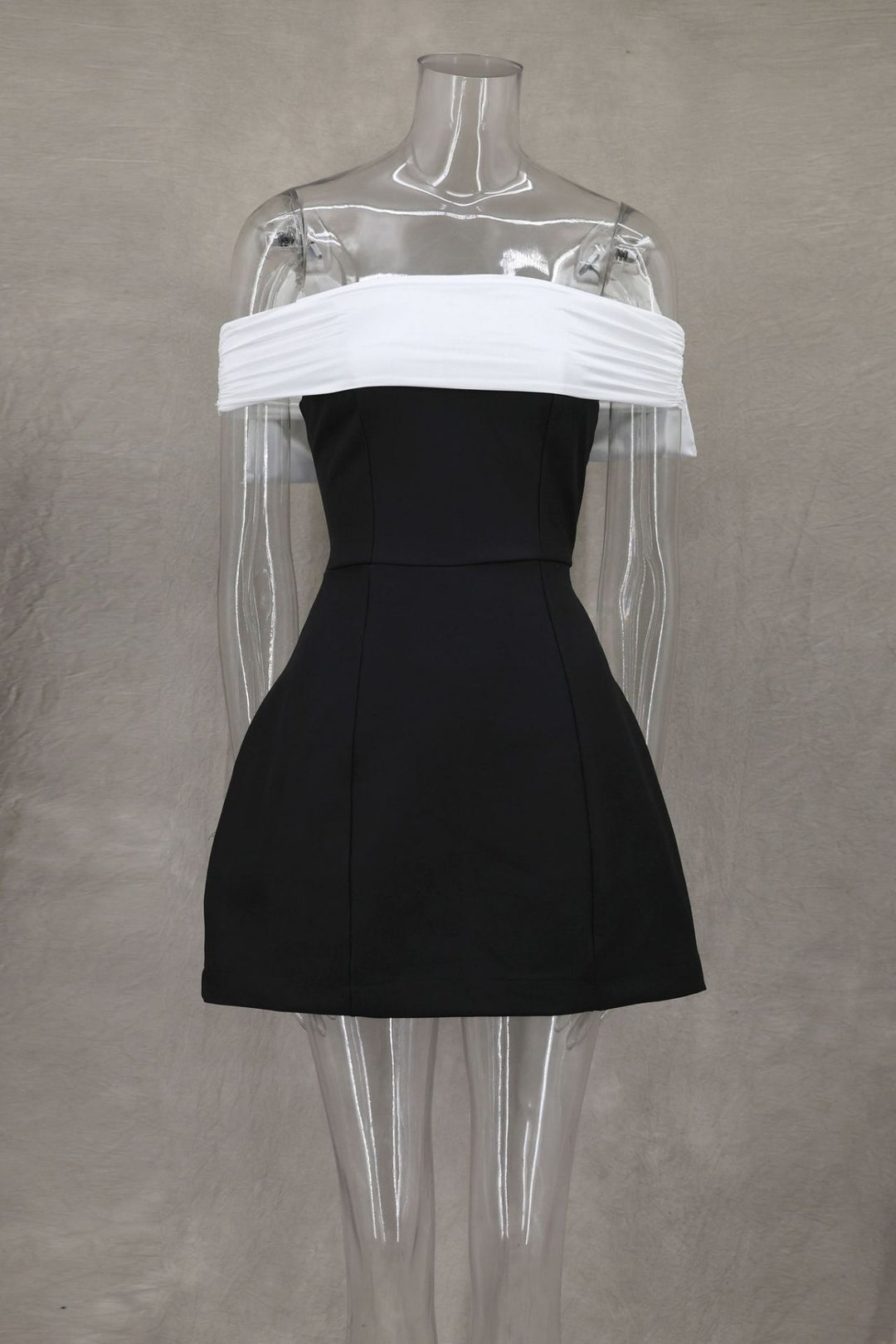 R&B | Ein-Wort-Schulter schwarz-weißes Kleid mit kontrastierender Schleife