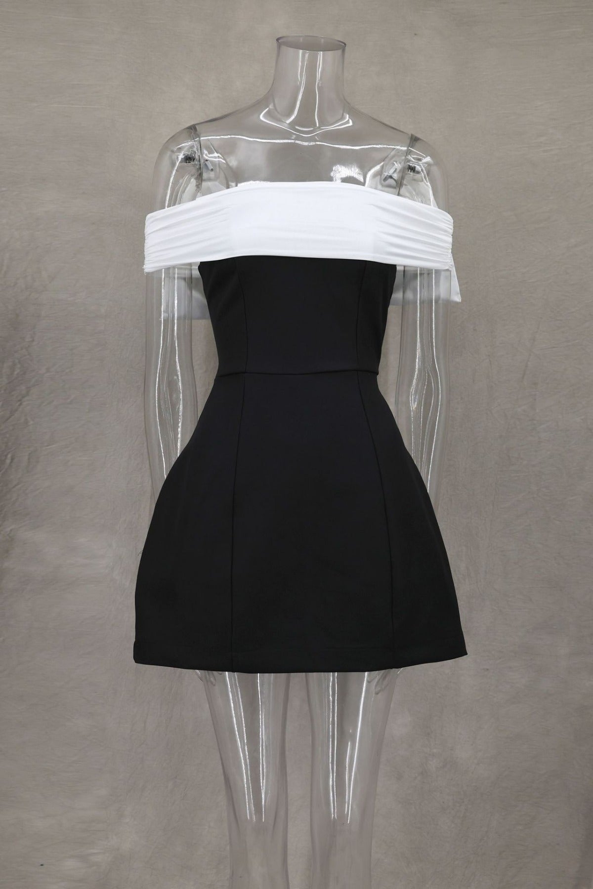 R&B | Ein-Wort-Schulter schwarz-weißes Kleid mit kontrastierender Schleife