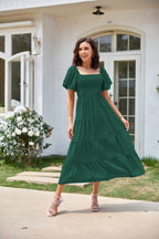 R&B | Plissee-Kleid mit quadratischem Ausschnitt und Neckholder-Blasenärmeln