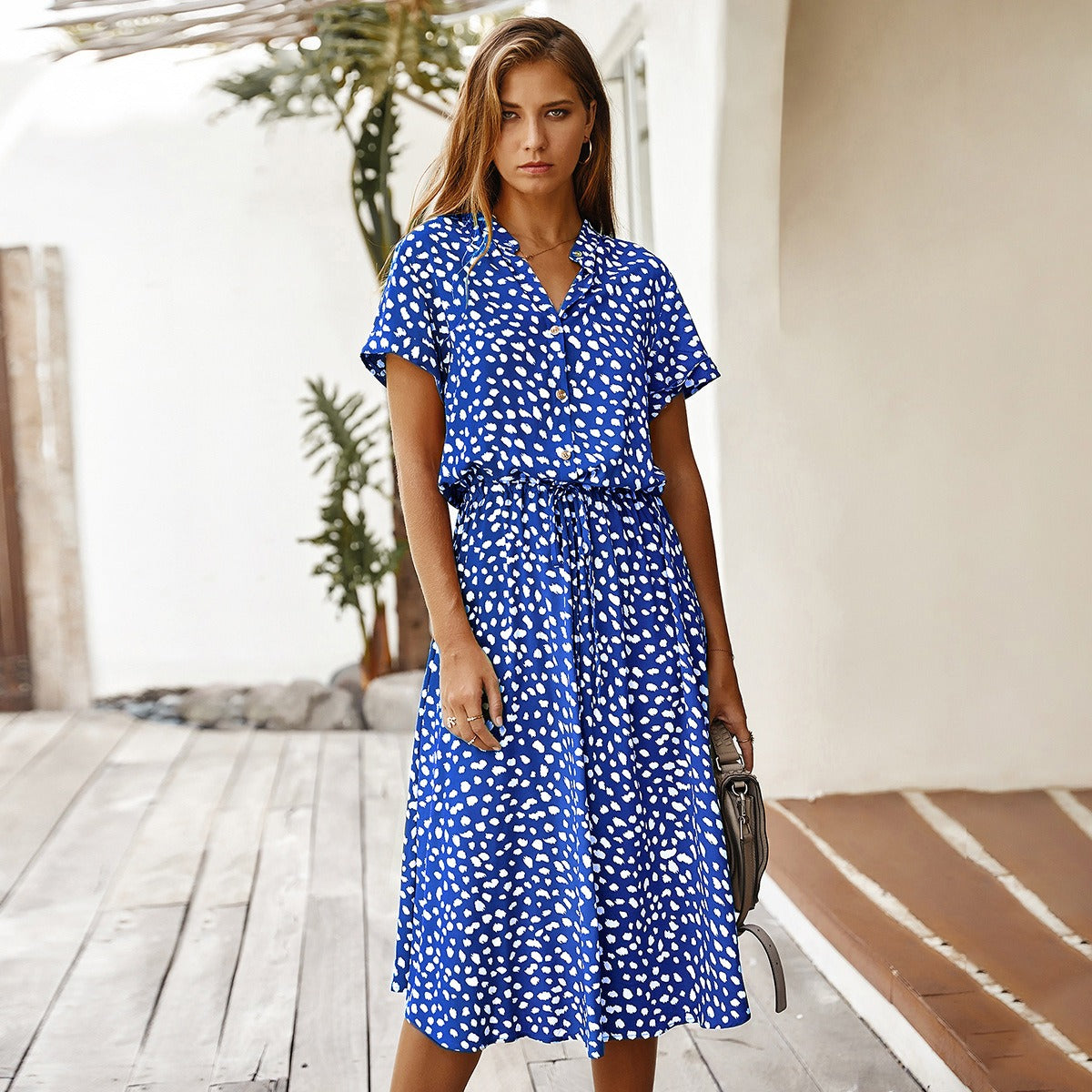 R&B | Polka-Dot-Kleid mit V-Ausschnitt und Knöpfen
