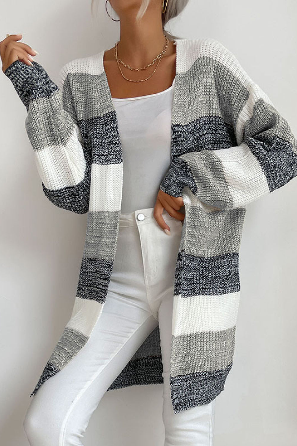R&B | Einfache und Stilvolle Strickjacke