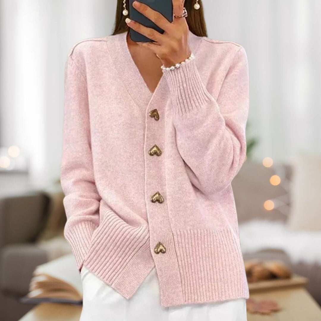 R&B | Strickjacke mit Herzknopf-Akzenten