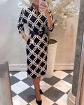R&B | Kleid mit Geometrischem Print und Seitlichem Schlitz