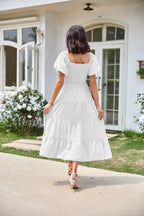 R&B | Plissee-Kleid mit quadratischem Ausschnitt und Neckholder-Blasenärmeln
