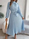 R&B | Schlichtes Kleid mit Stehkragen und Plissiertem Gürtel