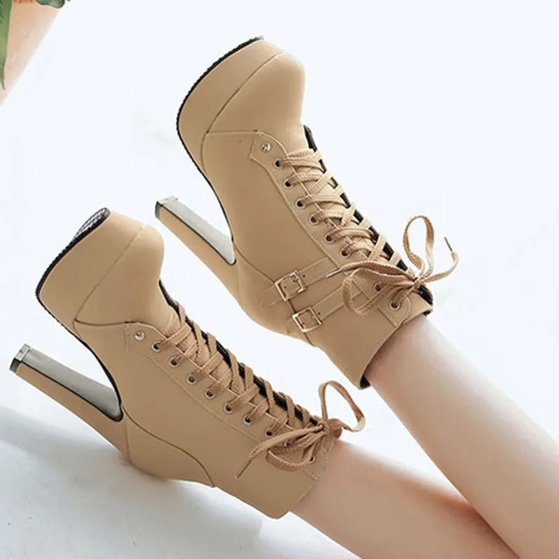 R&B | Schnürstiefel mit Gürtelschnalle