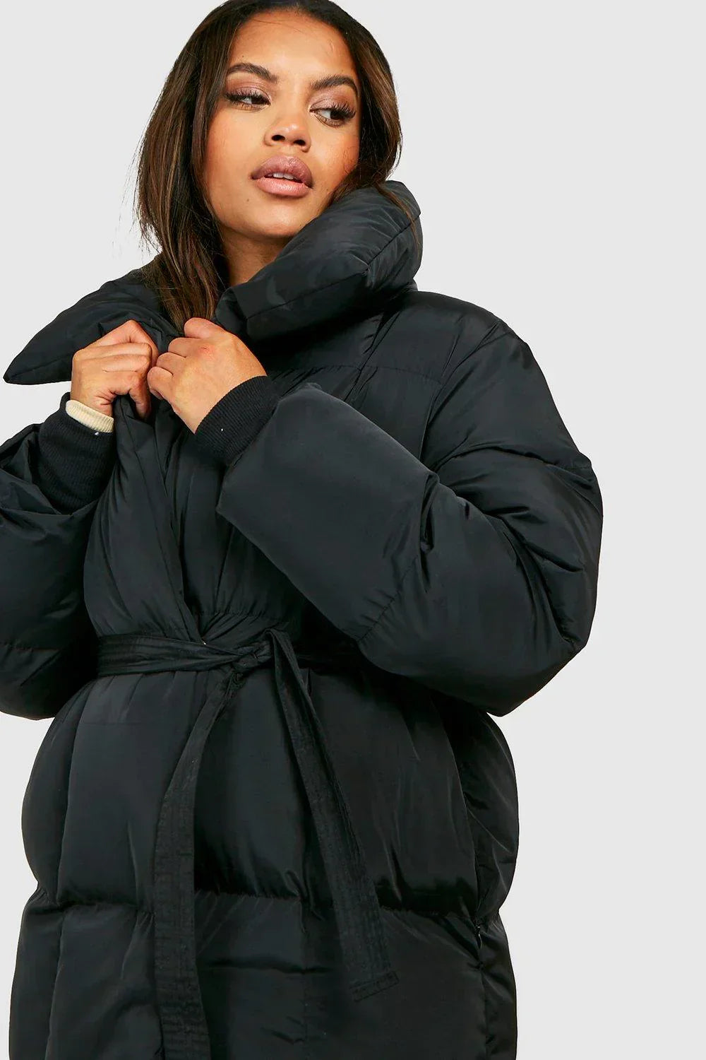 R&B | Kurze Damenjacke mit Stehkragen und Taillierter Taille