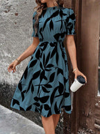 R&B | Kleid mit Rundhalsausschnitt und Rüschen