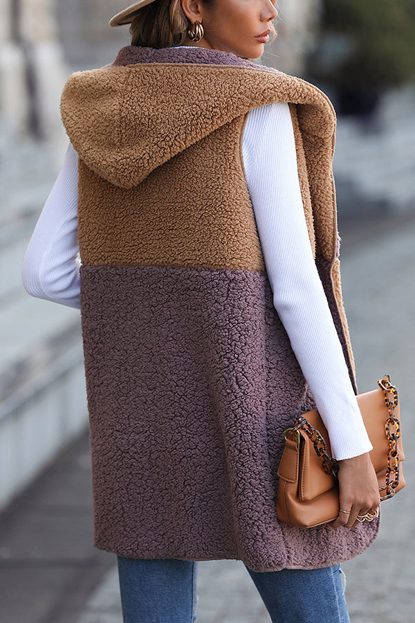 R&B | Ärmelloser Colorblock-Taschenloser Mid-Length Cardigan Puff-Velours-Jacke