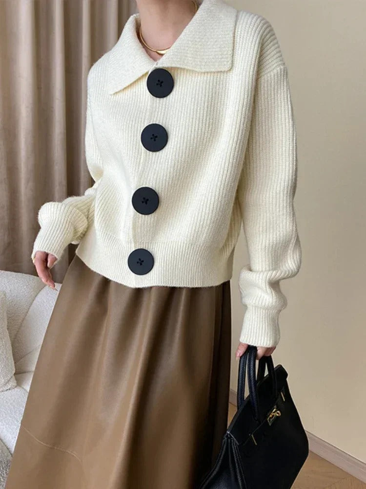 R&B | Elegante Strickjacke mit Knöpfen