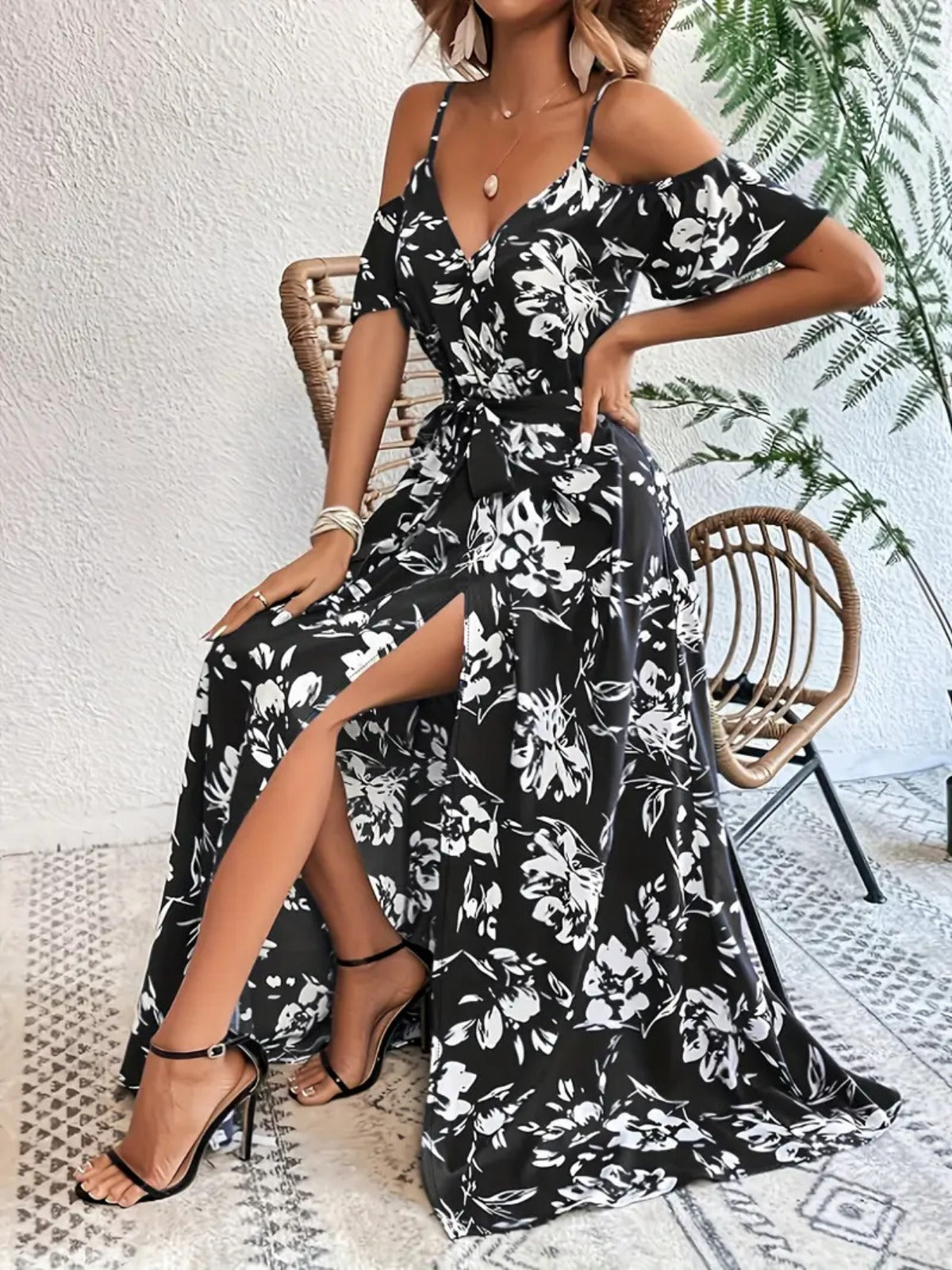 R&B | Unregelmäßiges Kleid mit Hosenträgern