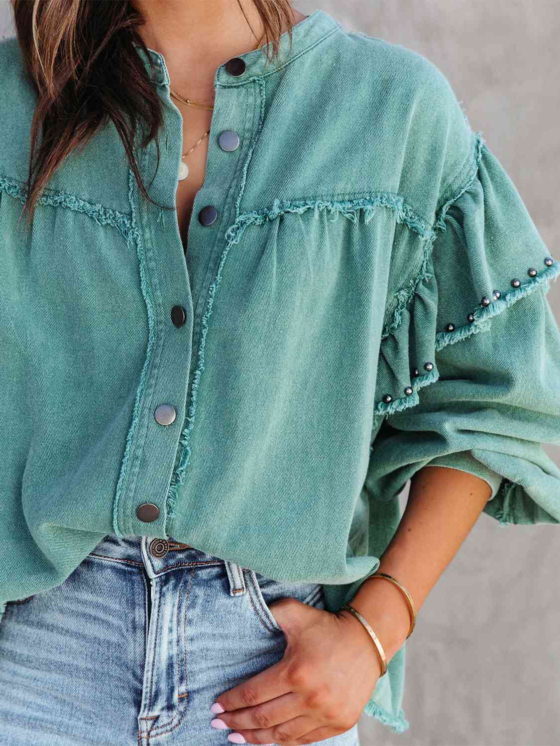 R&B | Button Down Raw Hem Denim Jacke