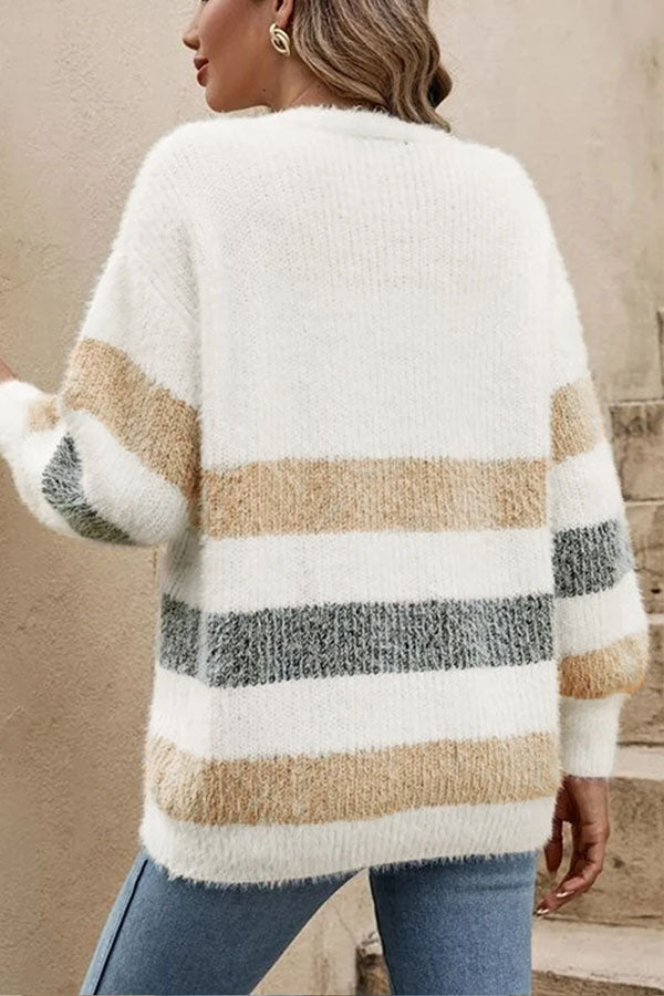 R&B | Mehrfarbig gestreifte Fuzzy-Strickjacke mit Knopfleiste