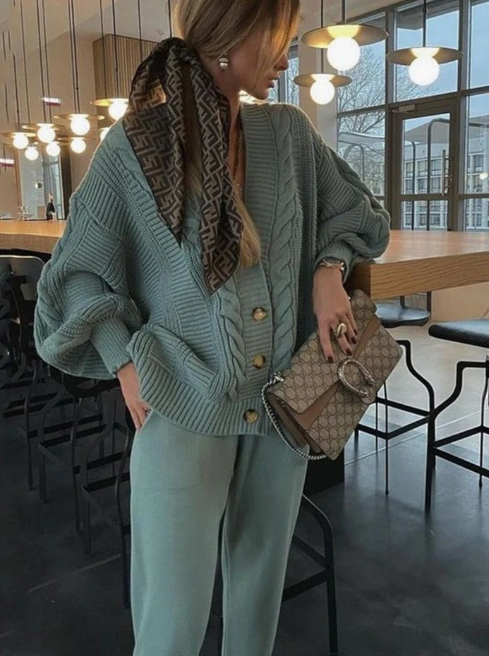 R&B | Wollmix Damen Strickkleidung Satz mit Übergröße Cardigan
