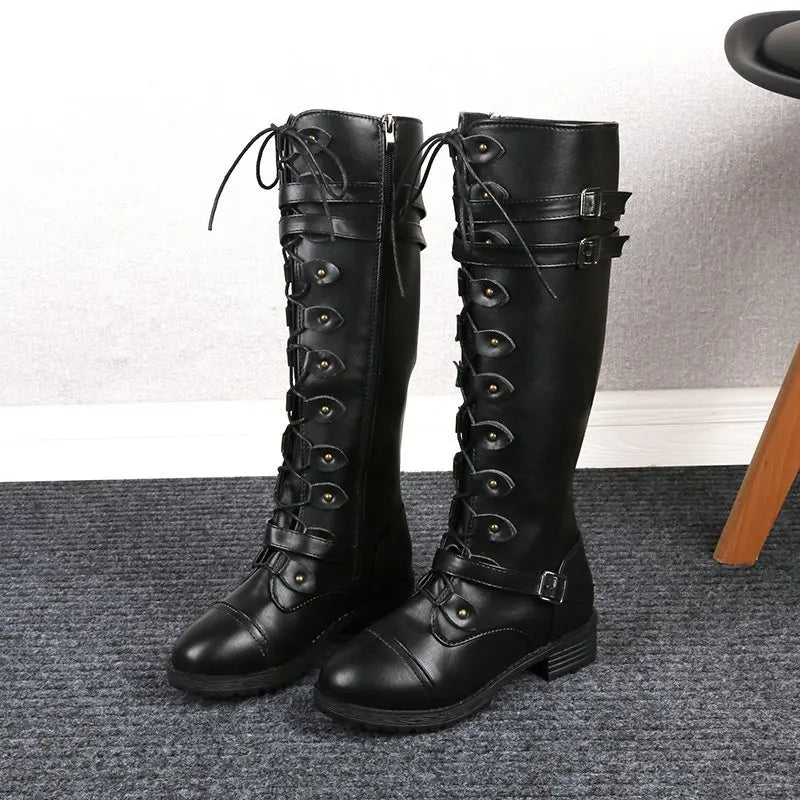 R&B | Ritter Niedrige Absatz Bikerstiefel mit Gürtelschnalle Kreuzgurte