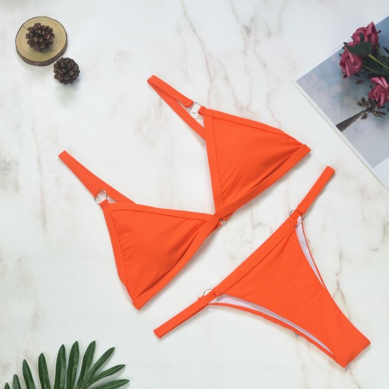 R&B Zweiteiliger Bikini-Badeanzug mit goldfarbigen Metallringen und dreieckigen Körbchen