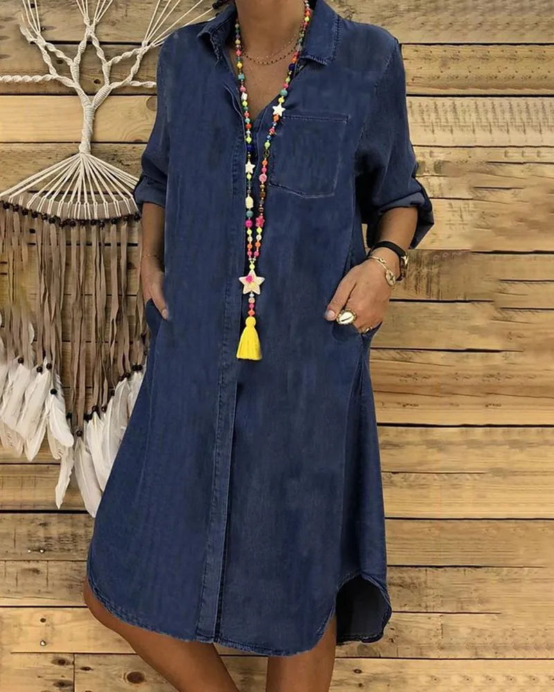 R&B | Jeans Midi-Kleid mit Umgeschlagenen Ärmeln und Brusttasche.