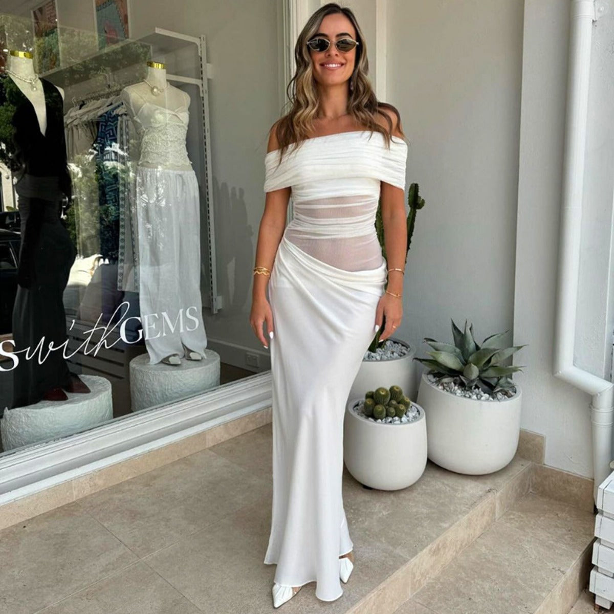R&B | Ein-Wort-Kragen-Plissee-Kleid aus Mesh mit diagonaler Spanne
