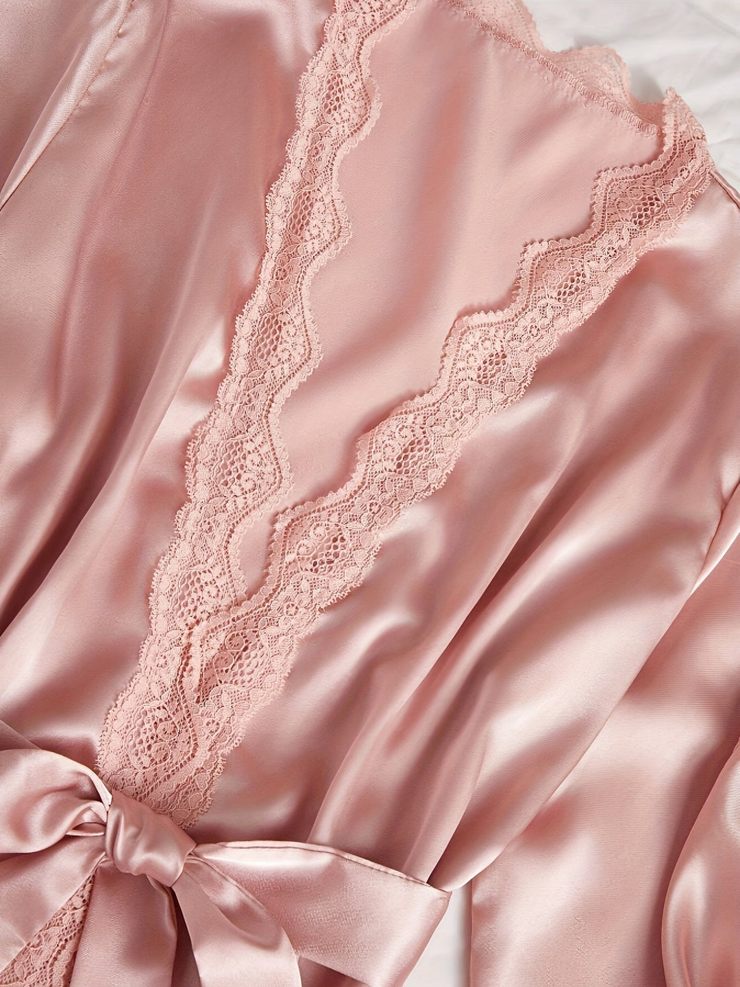 R&B | Satin 4-teiliger Pyjama-Set mit Spitzenbesatz für Frauen - Ideal für alle Jahreszeiten