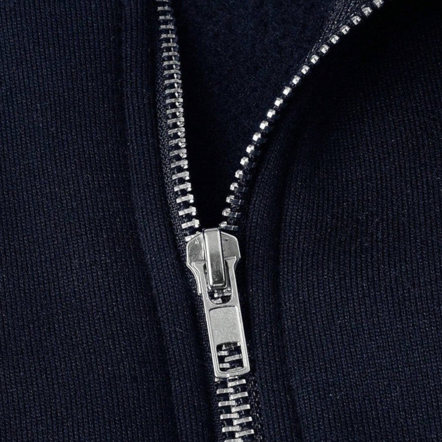 R&B | Hochkragen Strickpullover Halb Reißverschluss Komfort und Stil