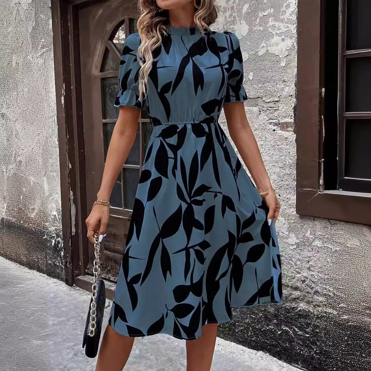 R&B | Kleid mit Rundhalsausschnitt und Rüschen