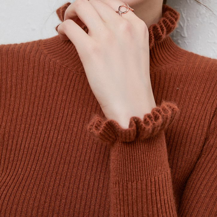 R&B | Bequemer Rollkragen Strickpullover mit Zarten Rüschendetails