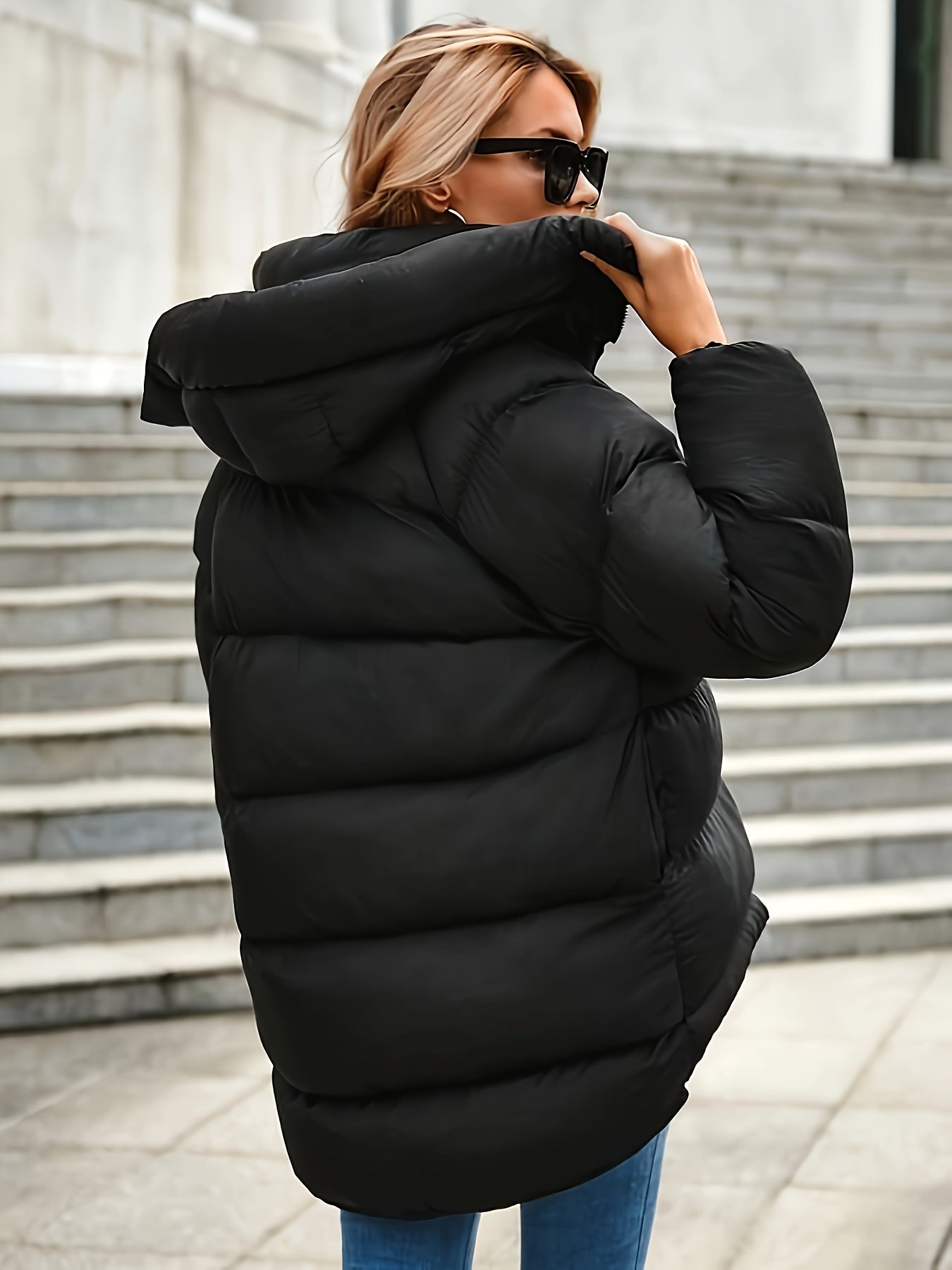 R&B | Kurze Steppjacke mit Kapuze und Stehkragen für Damen Ideal Bei Kaltem Wetter