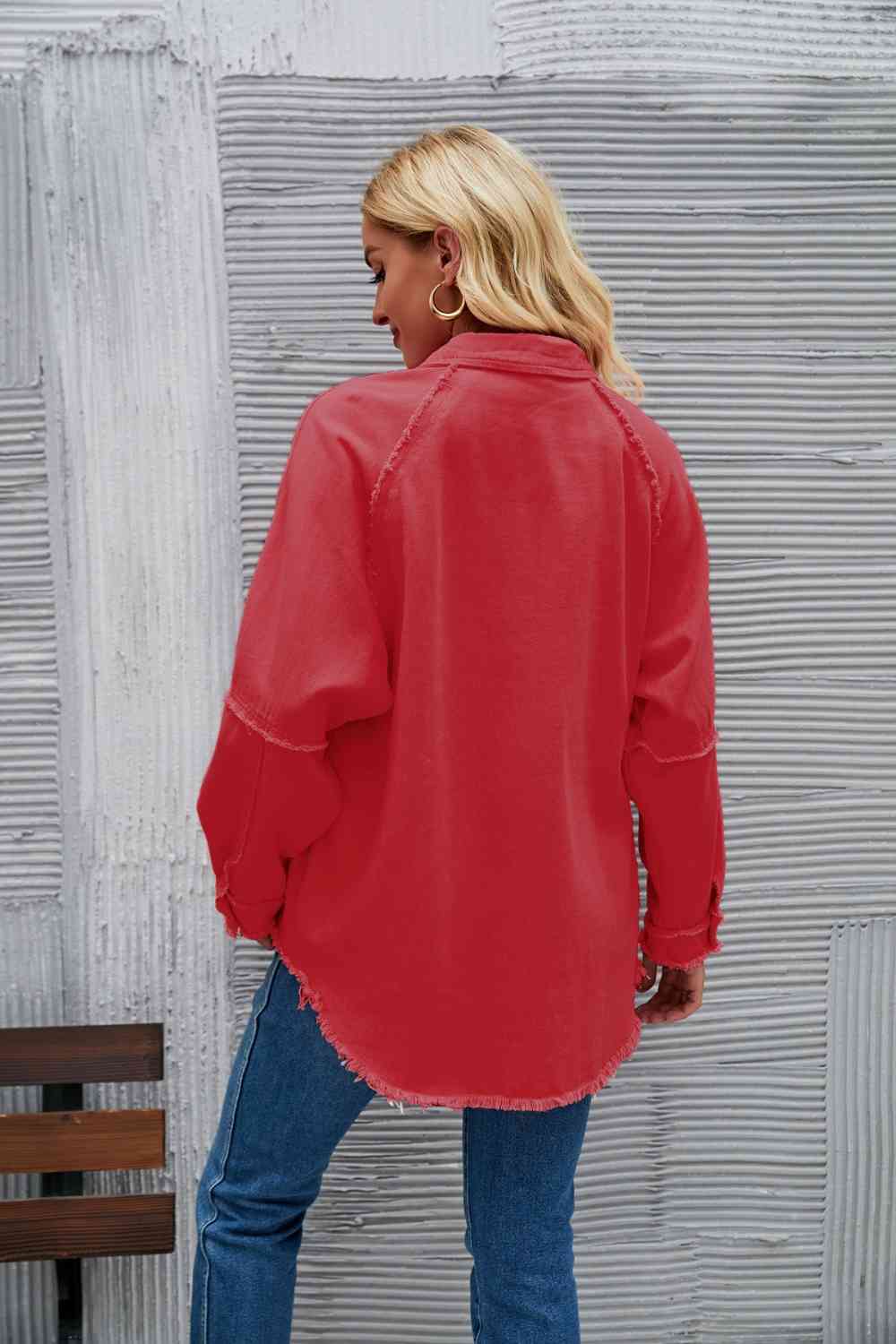 R&B | Raw Hem Kragen Denimjacke