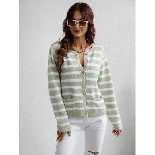 R&B | grob gestrickter Pullover mit Knopfleiste und seitlichen Taschen
