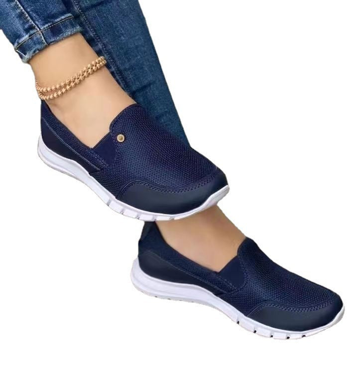 Schmale Slip-on Schuhe mit eleganter weißer Laufsohle R&B