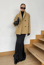 R&B | elegante braune Wolljacke mit doppelter Knopfreihe, halblang