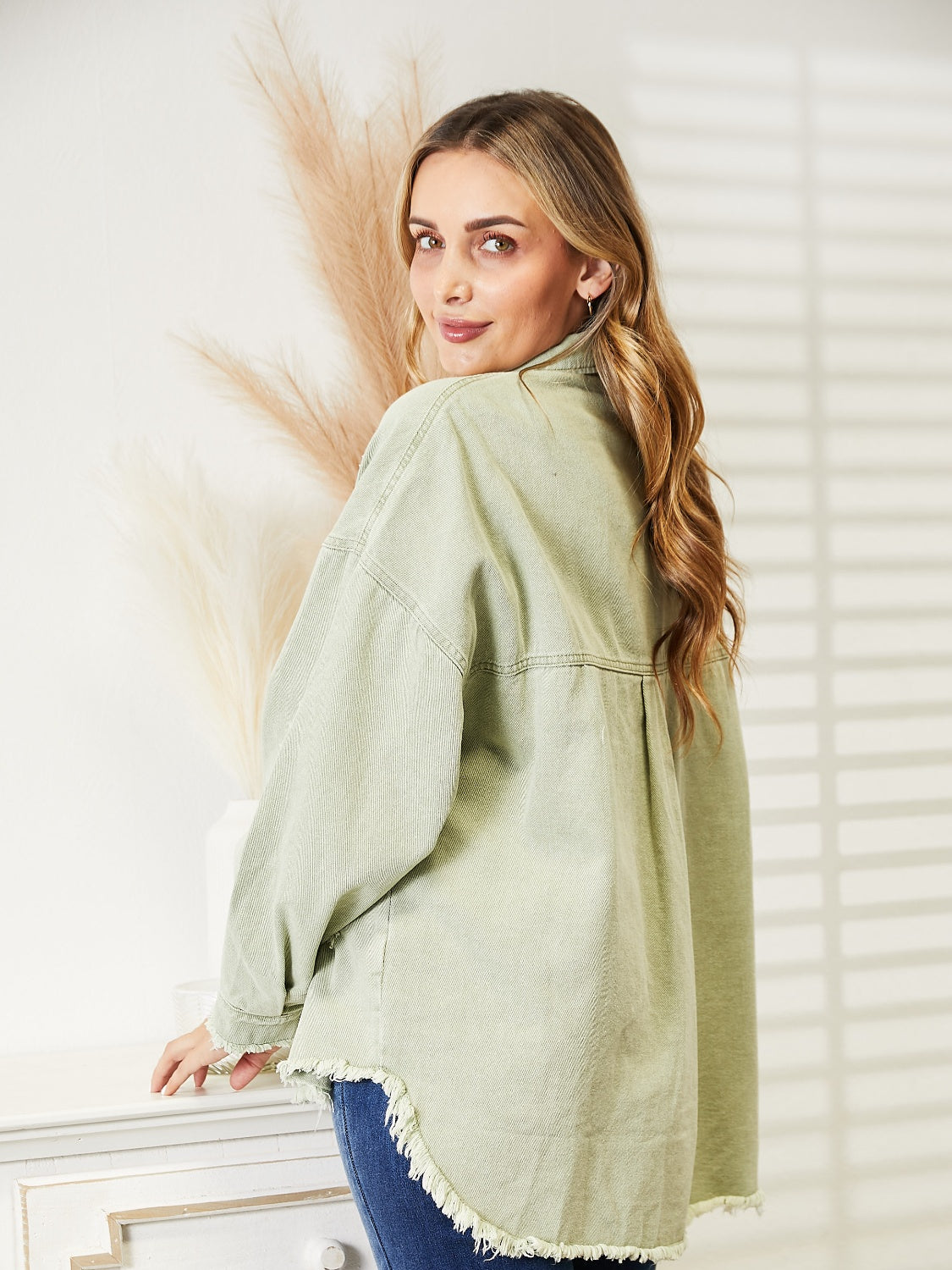 R&B | Zerrissene Rohsaum-Denimjacke