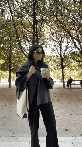 R&B | Elegante Cape Jacke Zeitloser Stil und Vielseitige Eleganz