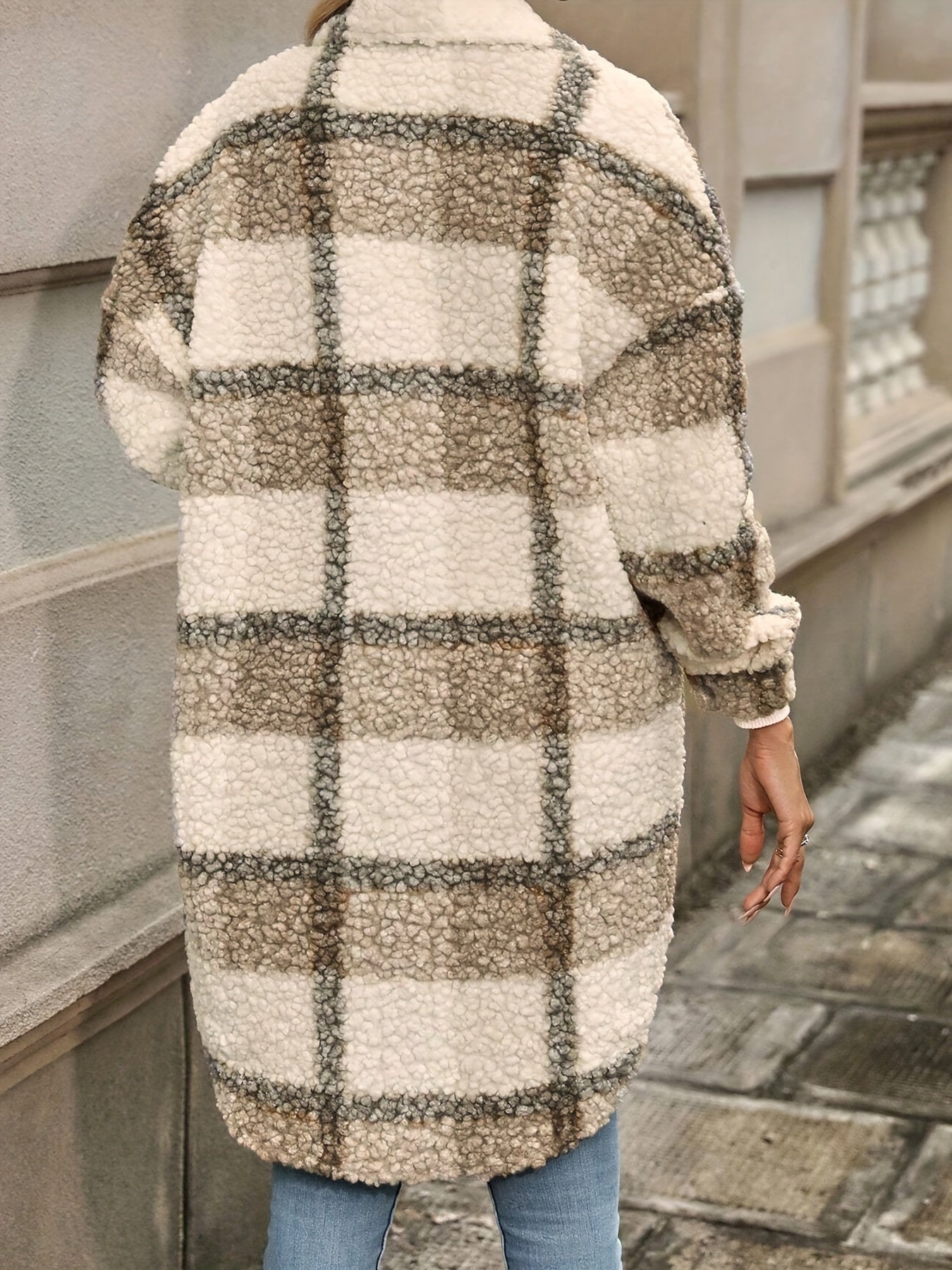 R&B | Karierter Knopfjacke mit Fuzzy Muster
