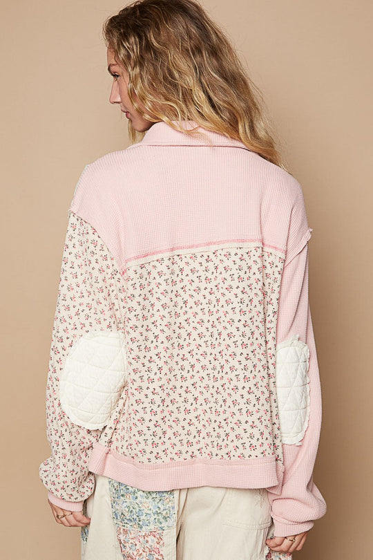 R&B | gesteppte Jacke mit Knöpfen, sichtbaren Nähten und floralem Muster