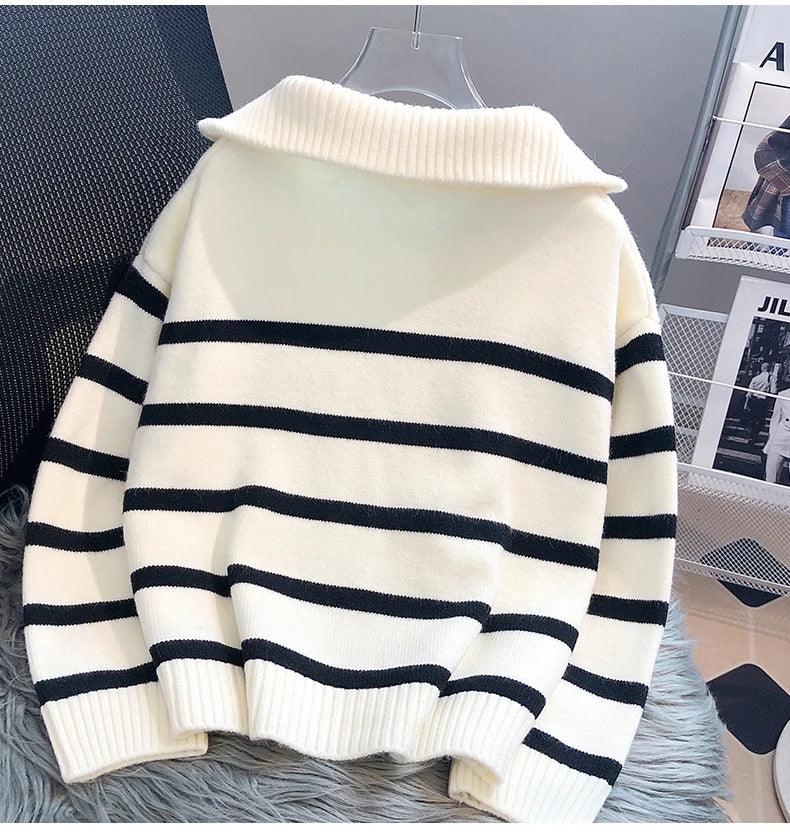R&B | Gestreifter Statement-Pullover mit Kräftigen Farbfeldern