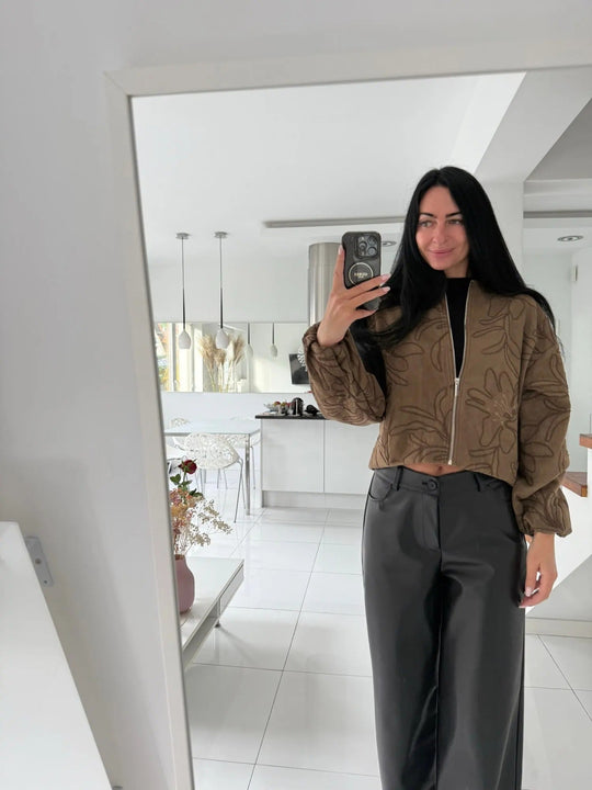 R&B | Bomberjacke mit Wildlederstruktur und Stickerei