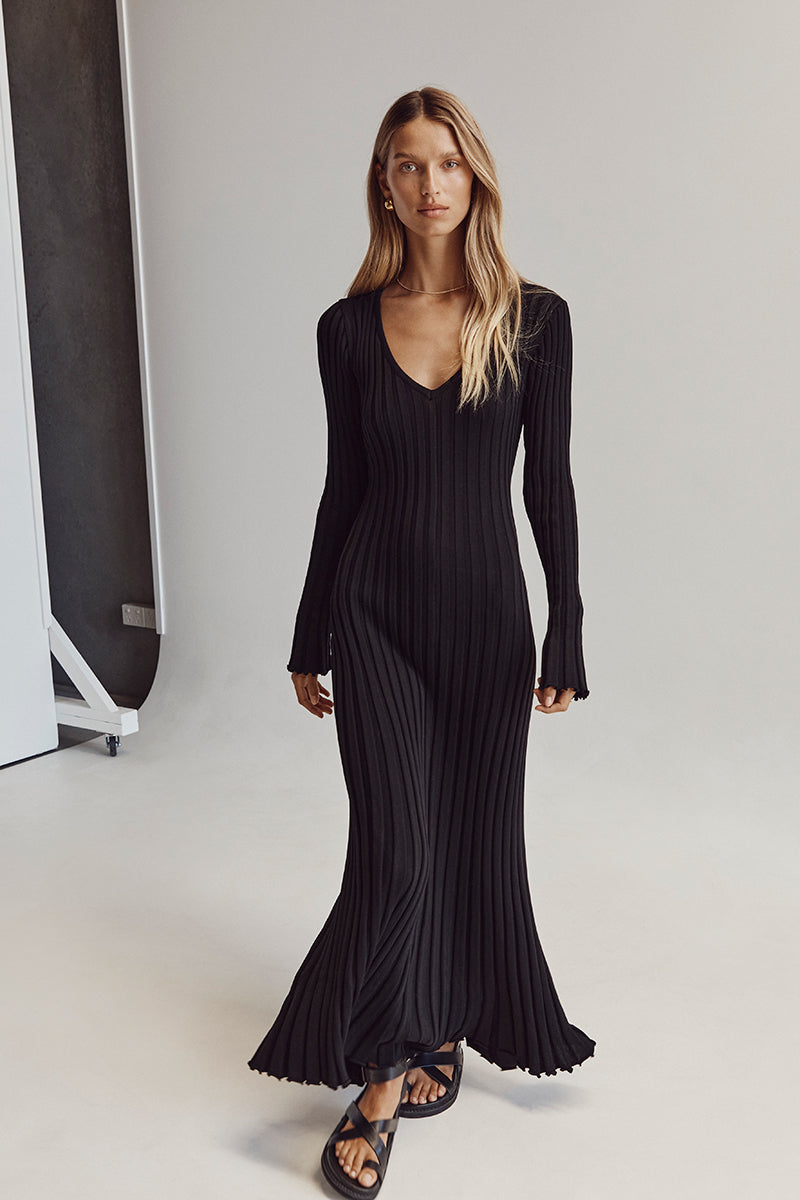 R&B | Bequemes Gestricktes Damen Midi Kleid mit V-Ausschnitt