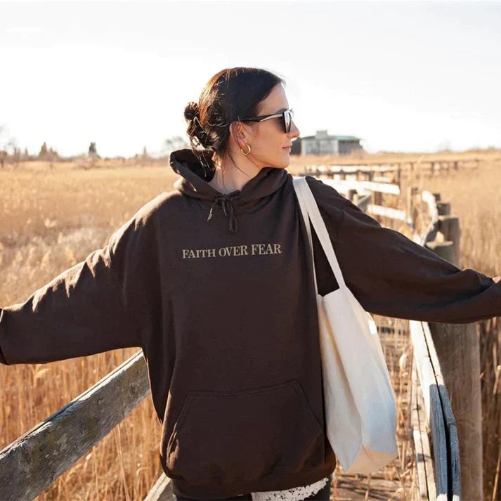 Faith – Motivierender Kapuzenpullover mit Bibelvers
