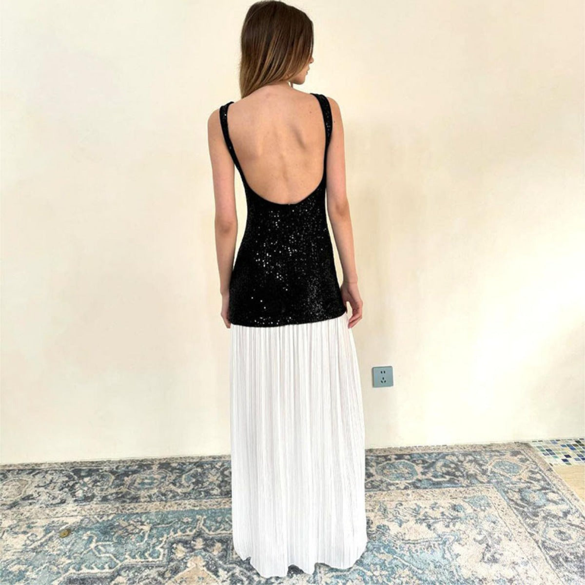 R&B | Ärmelloses langes Kleid mit Pailletten und Neckholder
