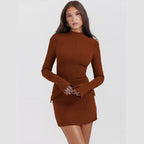 R&B | Schmal geschnittenes, langärmeliges, hüftumspielendes Kleid