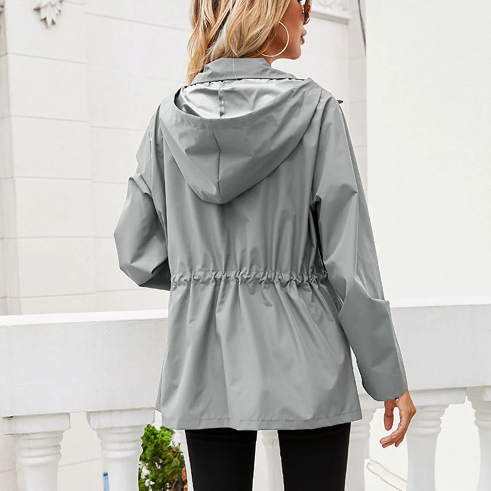 R&B | Modern geschnittene wasserdichte Damenjacke