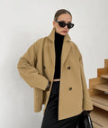 R&B | elegante braune Wolljacke mit doppelter Knopfreihe, halblang