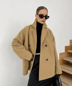R&B | elegante braune Wolljacke mit doppelter Knopfreihe, halblang