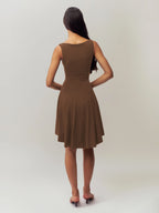 R&B | Ärmelloses Kleid mit Kragen