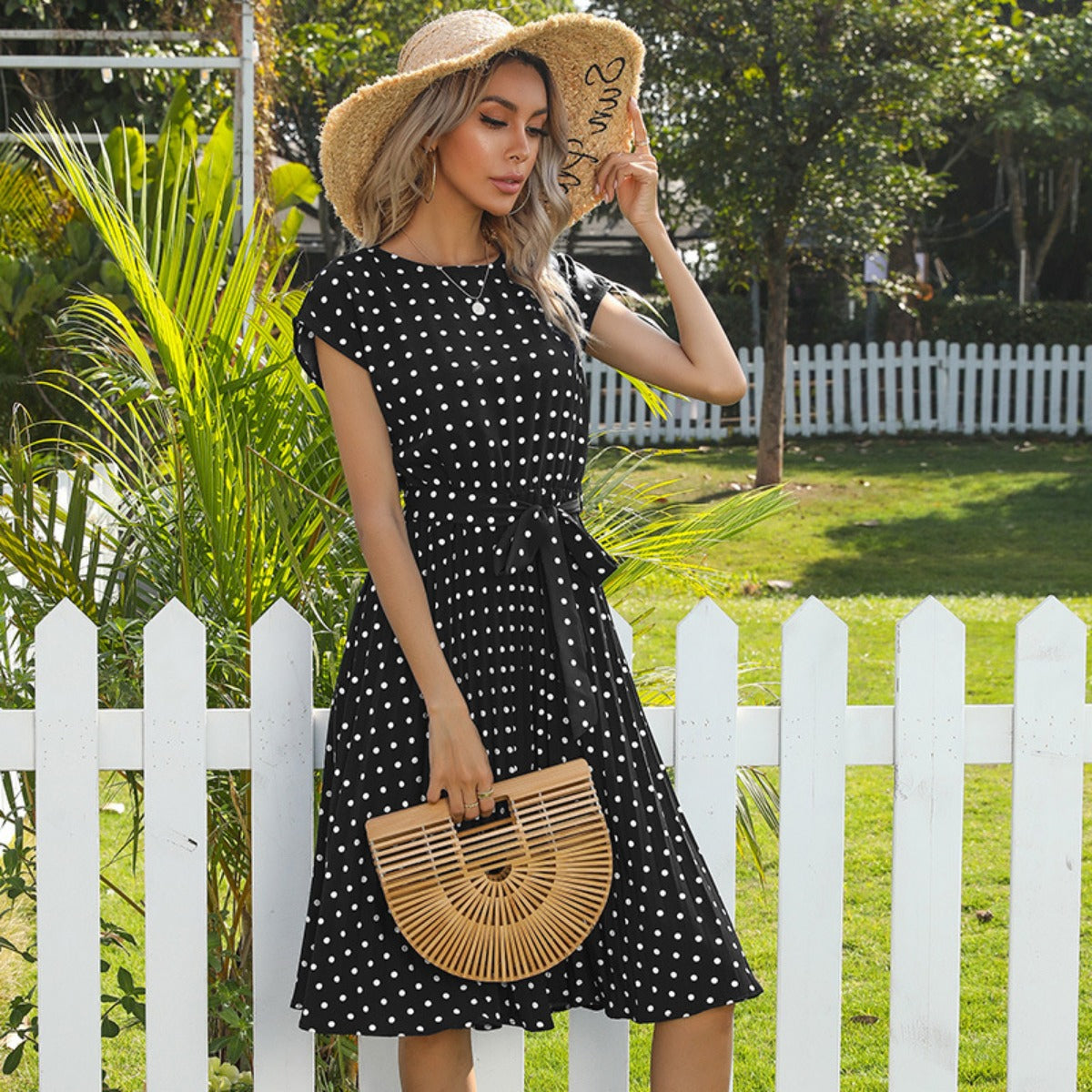 R&B | Kurzärmeliges Polka Dot Plissee-Kleid