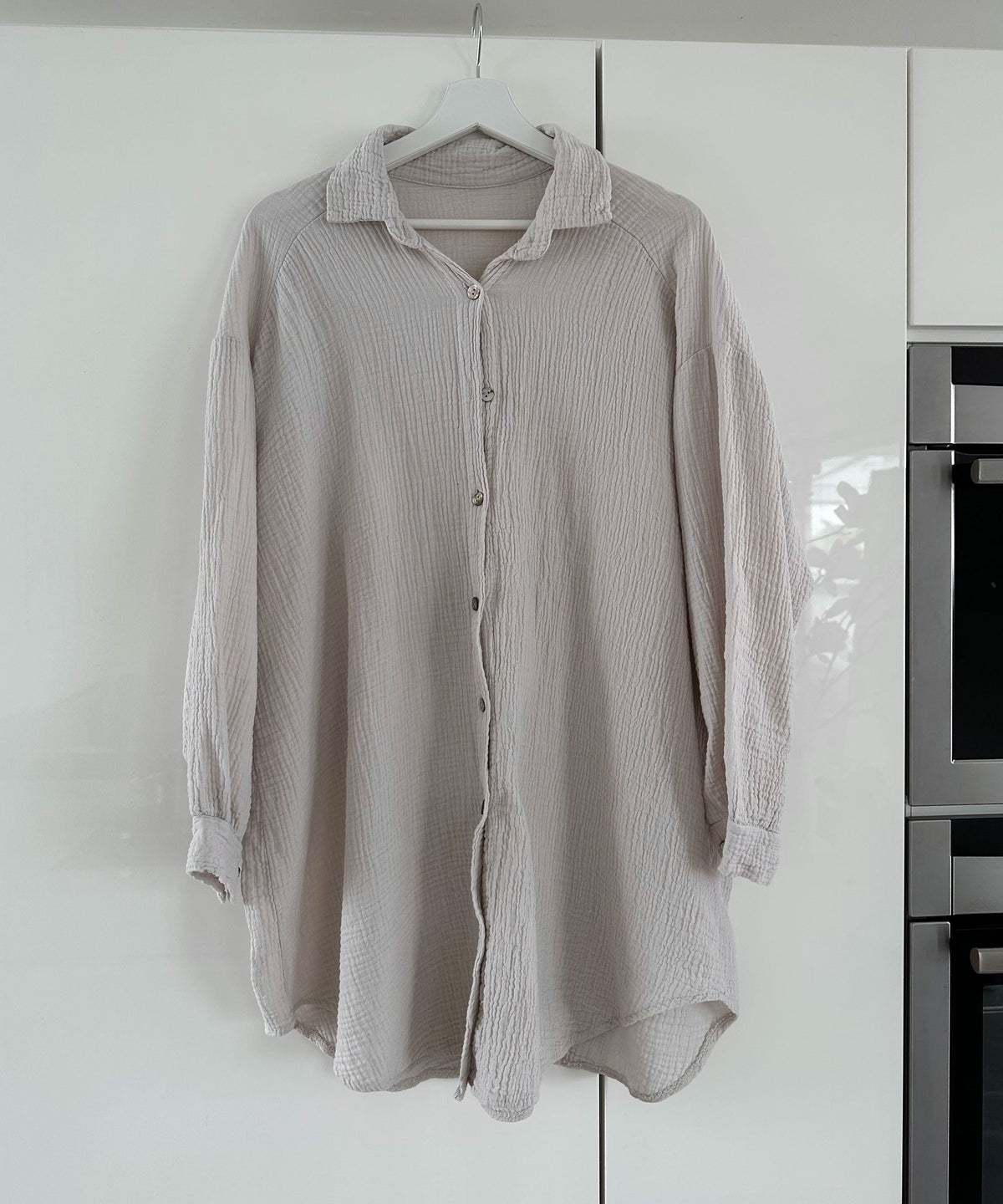 Oversize Musselin Bluse Glitzer Auge Beige