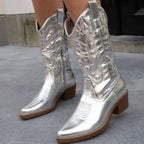 Elegante metallische Cowboy-Stiefel